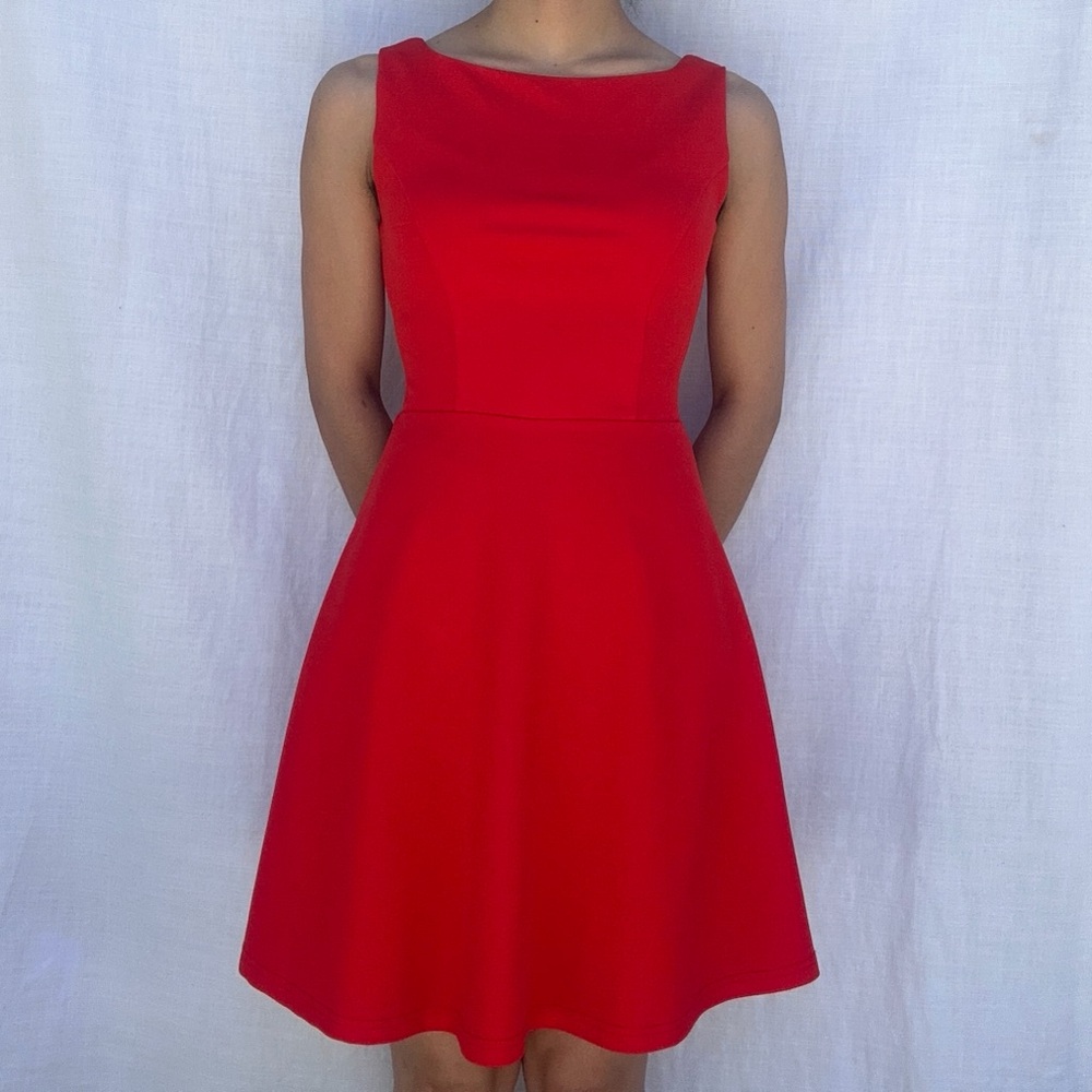 Elegant Red Sleeveless Dress